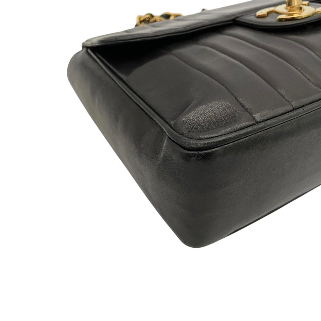 Chanel Mademoiselle Jumbo Flap Bag con Herrajes Dorados 24K