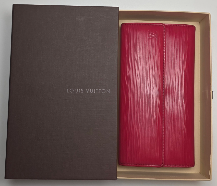 Louis Vuitton Sarah Wallet · Epi Rojo