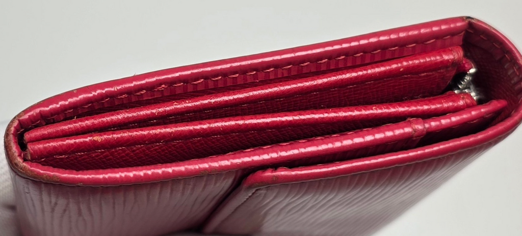 Louis Vuitton Sarah Wallet · Epi Rojo