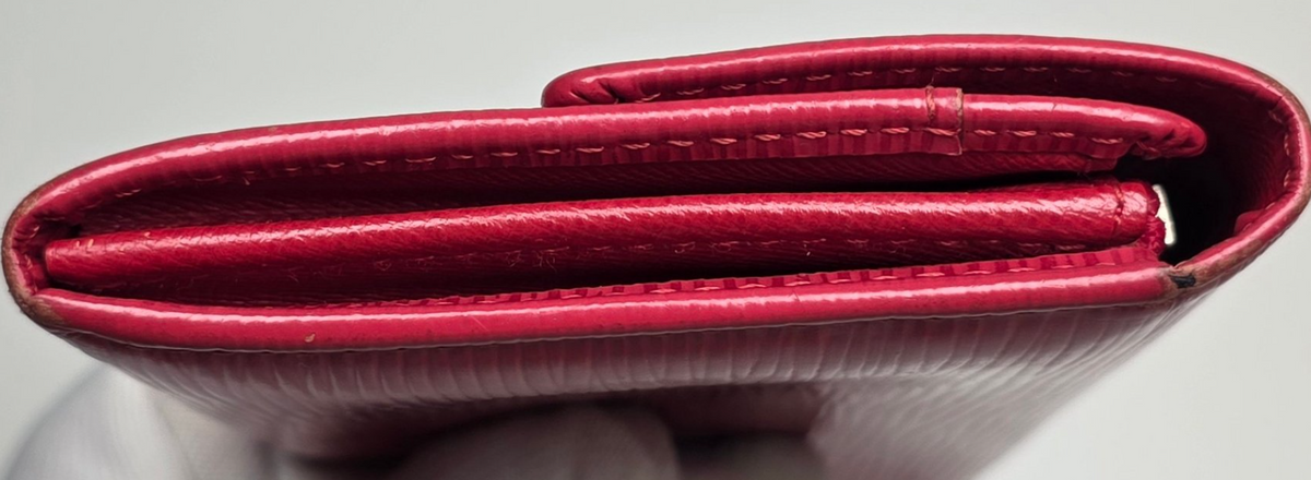 Louis Vuitton Sarah Wallet · Epi Rojo
