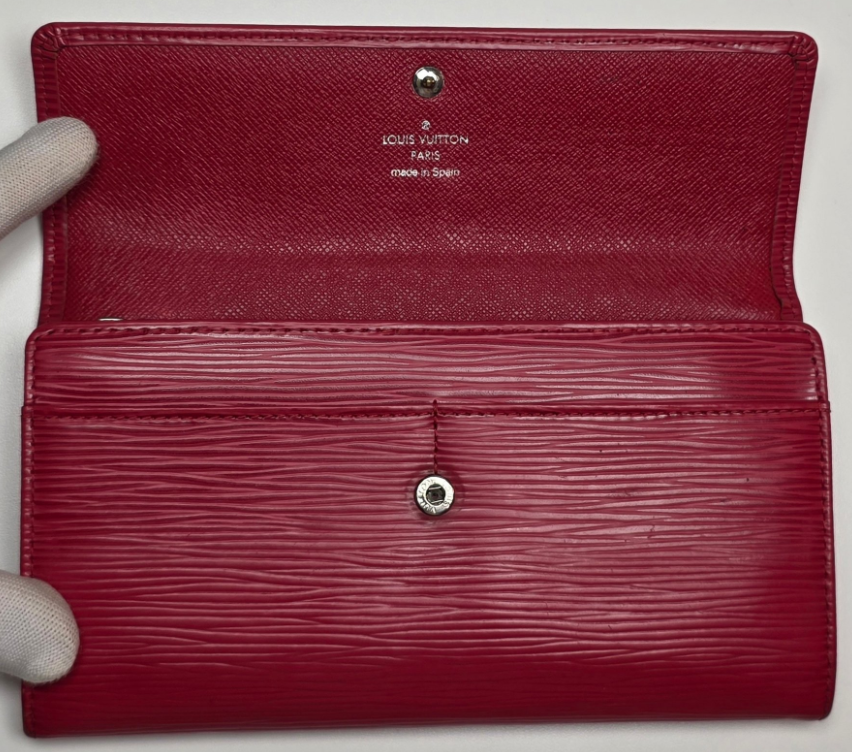 Louis Vuitton Sarah Wallet · Epi Rojo