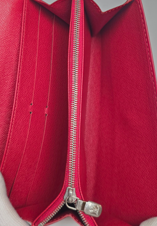 Louis Vuitton Sarah Wallet · Epi Rojo