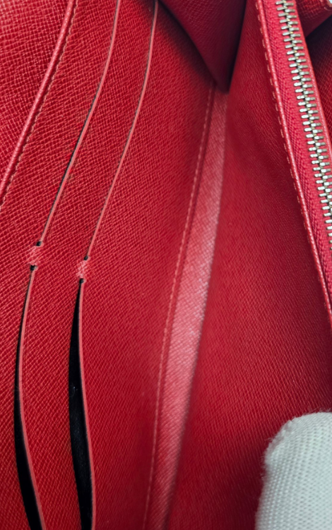 Louis Vuitton Sarah Wallet · Epi Rojo