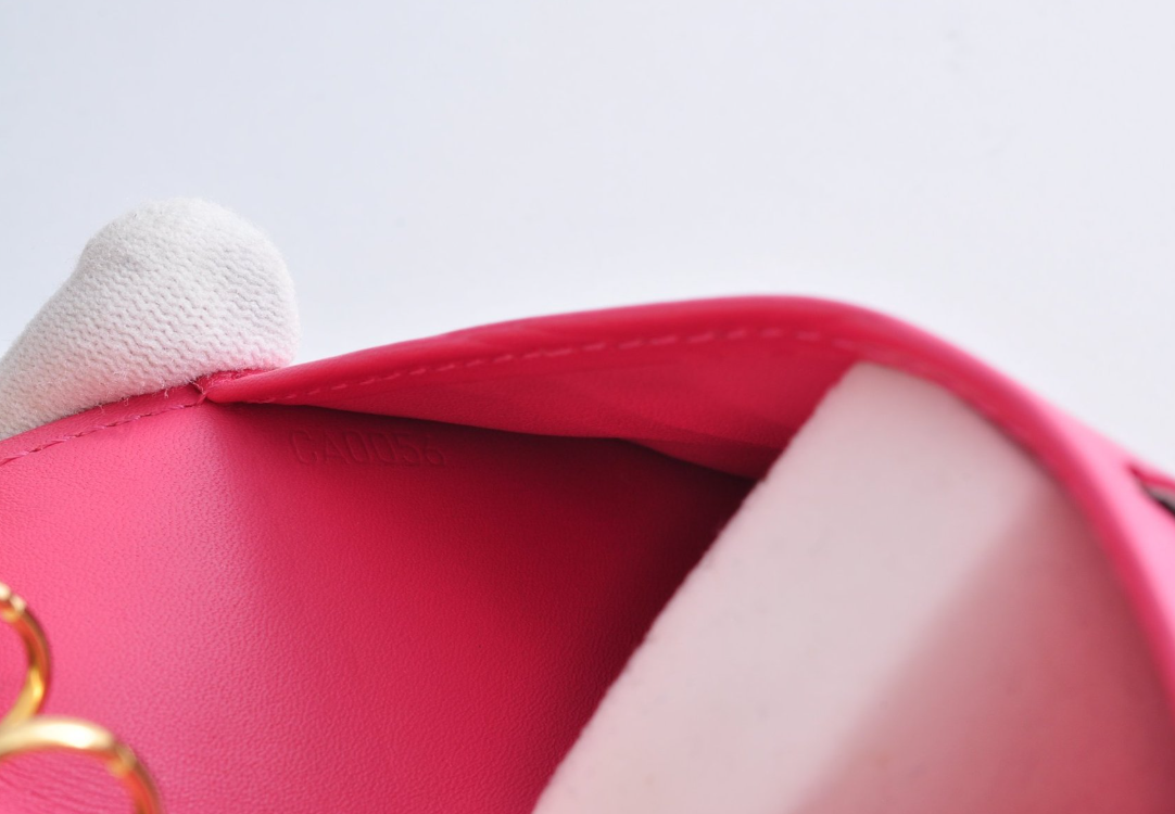 Louis Vuitton Agenda PM Vernis · Frambuesa