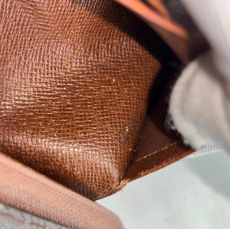 Louis Vuitton Cartera Doble Pliegue