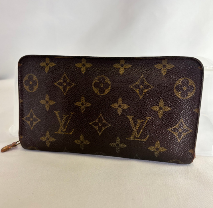 Louis Vuitton Zippy Wallet · Monogram