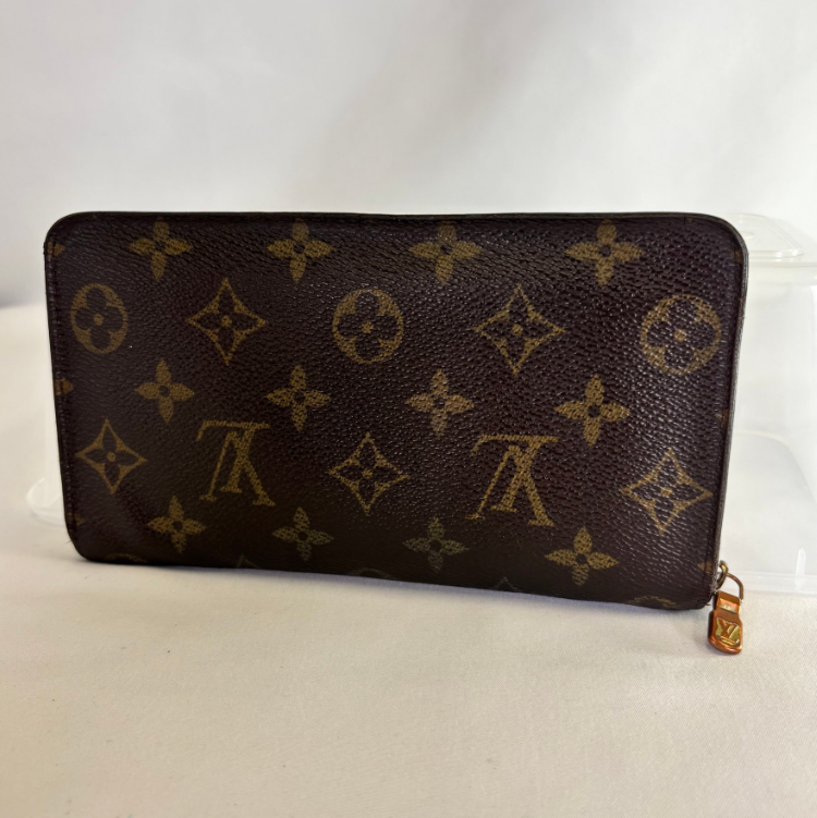 Louis Vuitton Zippy Wallet · Monogram