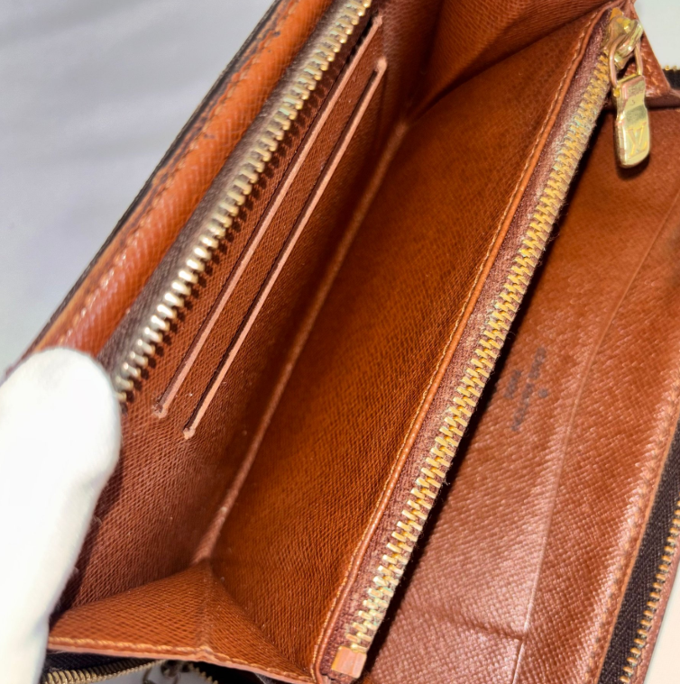 Louis Vuitton Zippy Wallet · Monogram