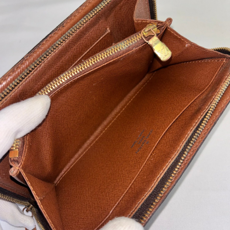 Louis Vuitton Zippy Wallet · Monogram