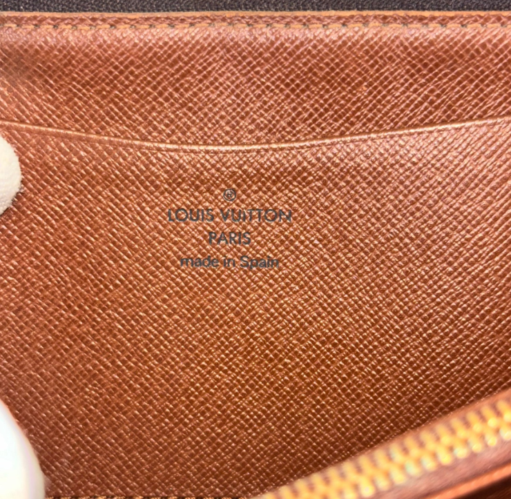 Louis Vuitton Zippy Wallet · Monogram