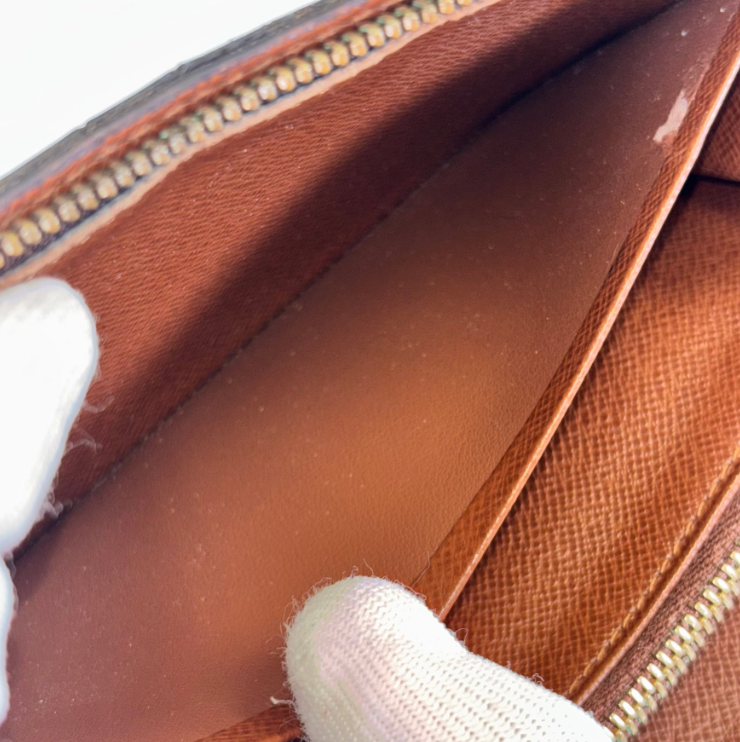 Louis Vuitton Zippy Wallet · Monogram